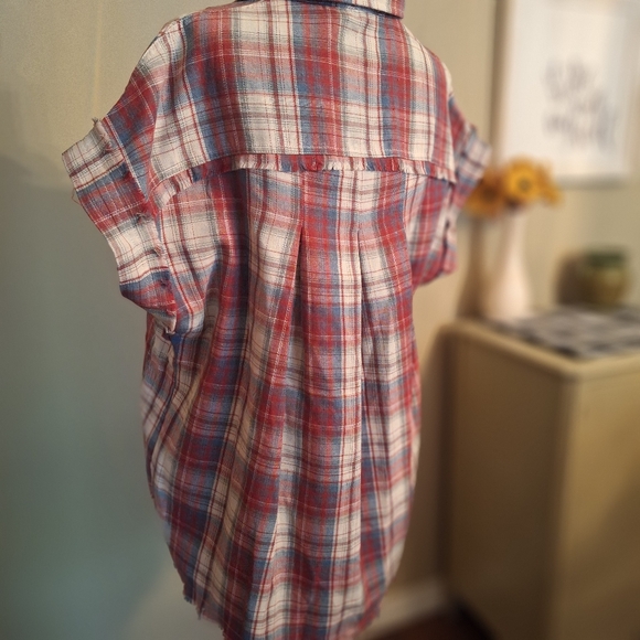 NWT Easel flannel distressed fringe asymmetrical Soft Red White Blue Size M - Picture 8 of 16